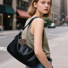 Guqqeuc Leopard Print Heart Keyring for Car Keys Leopard Print Bag Charm for Bag Handbag Purse Love Heart Keychain for Women Girls Cute Aesthetic Key Ring