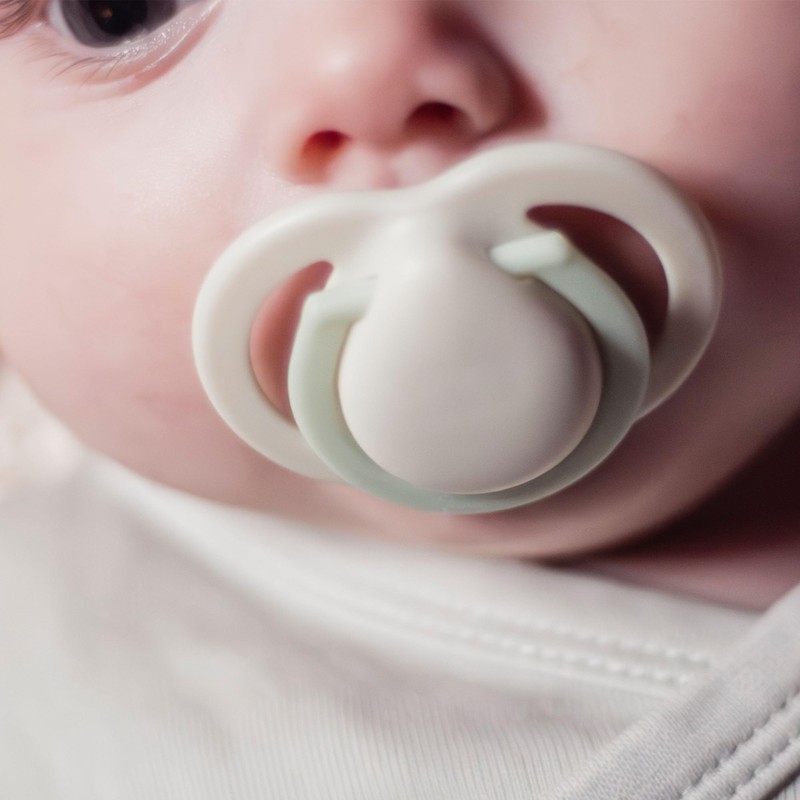Tommee Tippee Newborn Soothers, 0-2 Months, Muted Colours, Matte Texture,