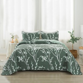 Andency Green Quilt Queen Size (96x90 Inch), 3 Pieces Fall Floral Lightweight Bedspread, Microfiber Reversible Quilted Coverlet with 2 Pillowcases for Men Women