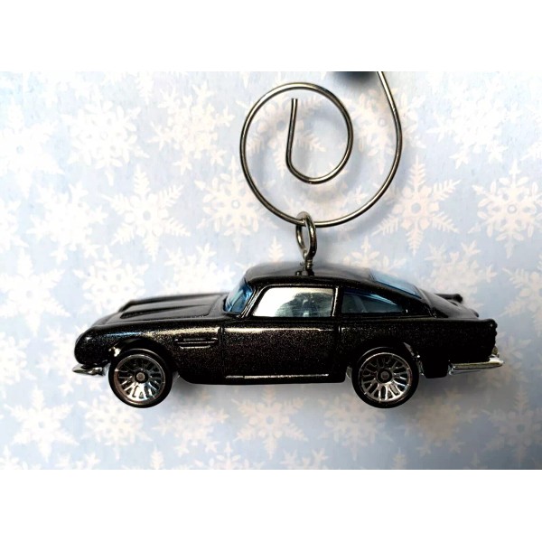 Hot Wheels ASTON MARTIN '63 Custom CAR Christmas Ornament Diecast