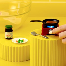 Mini Brands Magic Cook Kitchen Capsule Series 1 (Steak With Pan) by ZURU: Capsule con mini elettrodomestici funzionanti, collezionabile non commestibile. Per bambini 8+, adolescenti, adulti