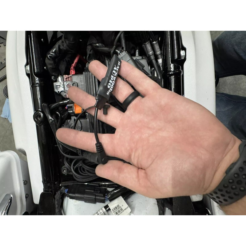 2024 wireless CarPlay adapter for select Harley touring models