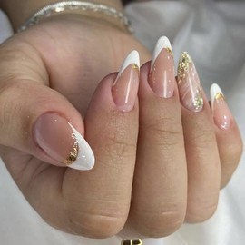 CHAONENG 24Pcs French Tip Press On Nails White Press On Nails Almond Long Fake Nails with Nail Glue Fit Perfectly Acrylic Reusable Stick on Nails in 12 Sizes
