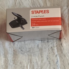 staples 2- hole punch 28 sheet capacity metal skid base