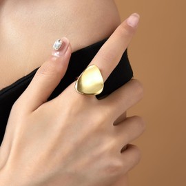 Mytys 14K Gold Plated Rings for Women-Geometric Chunky Statement Ring-Disc Knuckle Band Ring (Triangle Gold, 9)