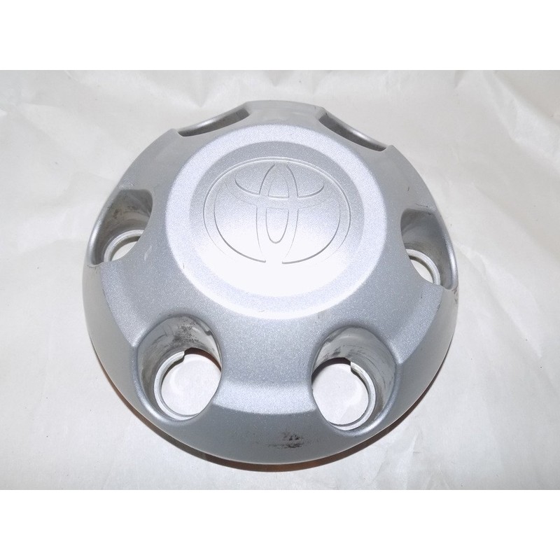 Genuine Toyota (4260B-04010) Wheel Hub Cover Sub-Assembly