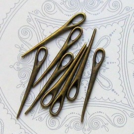 10 Needle Antique Bronze Tone Charms 3D - BC087