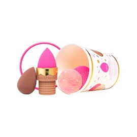 beautyblender Signature Blend Essentials Set con 2 esponjas de belleza de edición limitada para bases y polvos, licuadora y alfombrilla de silicona y soporte de esponja NEST, vegano, libre de crueldad y fabricado en los Estados Unidos