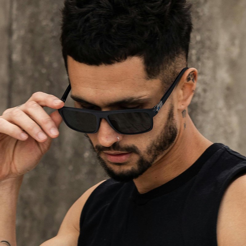 AVAWAY Polarised Sunglasses Men's UV400 Protection Lightweight TR90 Frame Square