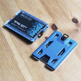 GOVO T4 Badge Holder No-Clip Version - Durable Polycarbonate ID Card Holder Holds 1 to 4 Cards (Blue)