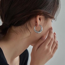 TseenYi Chunky Gold Hoop Earrings, Thick Lightweight Water Drop Earrings, Vintage C Shape Hoop Earrings, Exaggerated Drops, Metal Huggie Earrings, Jewellery for Women and Girls