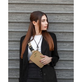 Capolo Fanny Packs for Women Fashion Waist Packs Bag with Adjustable Strap and 4 Zipper Pockets Waterproof Everywhere Crossbody Belt Bag for Workout Running Travelling, Khaki, Medium