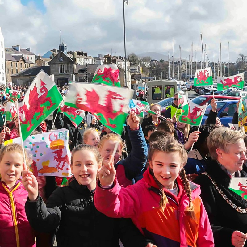 AhfuLife Wales Hand Held Flag 5.5 × 8.2 Inch, 30
