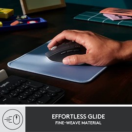 Logitech Mouse Pad - Studio Series, con Base de Caucho Antideslizante, Superficie Resistente a Salpicaduras, Materiales Durables, Portátil, Diseño Fresco y Moderno - Azul Claro