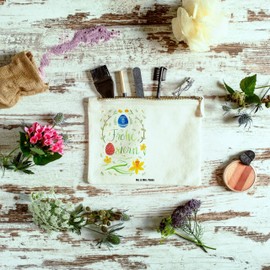 Mr. & Mrs. Panda S Make-Up Bag Happy Easter, White, Hand drawn