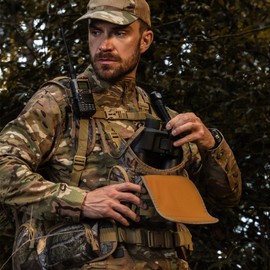 AMHEH Hunting Chest Pack Bag Front Binocular Harness Rig Carrying Case Water Resistant Magnetic with Rangefinder Pouch 4L (Forest Camo)