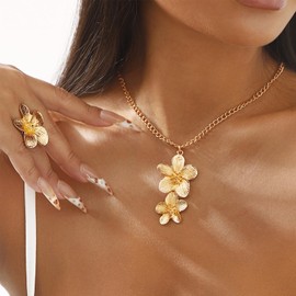 Xmsrn Vintage Large Metal Flower Choker Necklace Flower Pendant Necklace Double Flower Choker Necklace Gold Exaggerated Flower Necklace for Women