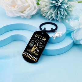 Fishing Gifts For Men Fish Keychain Fathers Day Keychain for Dad Fishing Accessories for Men Fishing Stuff Gifts for Fisherman