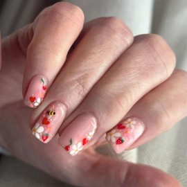 Spring Press on Nails Short Square Fake Nails Pink Acrylic Nails Cute Flower Bee with Designs False Nails Glossy Glue on Nails Flower Artificial Stick on Nails for Women Manicure