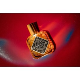 The scent of Kimun black tea with a harmonious blend of orchid and fruity scents / 난향과 과일향이 조화로운 기문홍차의 향기