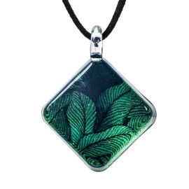 CHUVORA Hand Blown Glass Green Leaf Square Pendant Necklace for Women, 16-18 inches