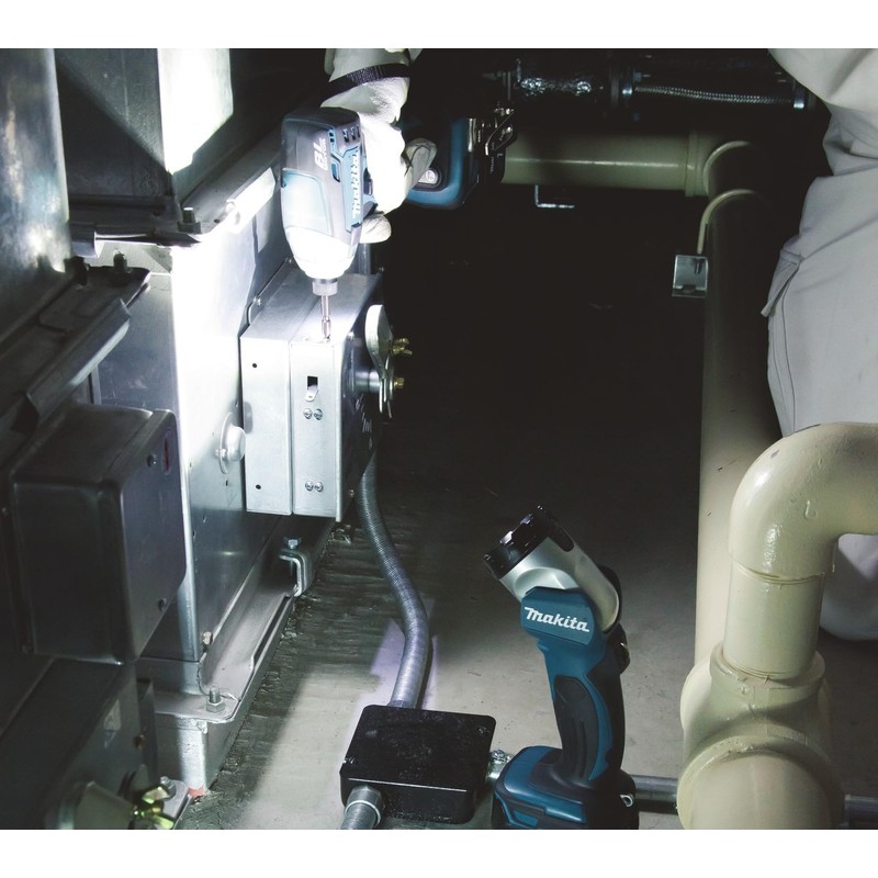 Makita DML802 18V LXT Lithium-Ion Cordless L.E.D. Flashlight with Bare