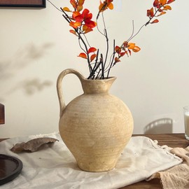 GDSZJLJ Ceramic Rustic Farmhouse Vase with Handle, 8.7 Inch Beige Vintage Vase, Rustic Ceramic Pottery for Home Decor, Farmhouse Decor Centerpiece for Kitchen, Living Room, Entryway