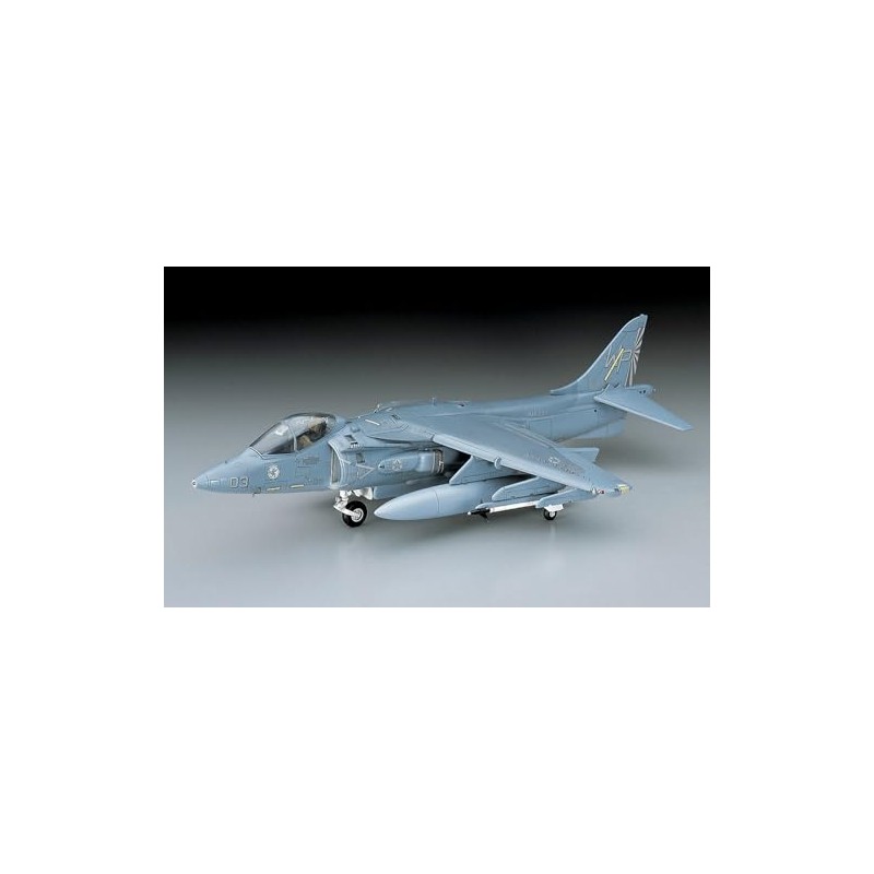 Hasegawa 1:72 Scale AV-8B Harrier 11 Model Kit
