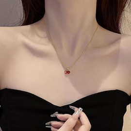 Xmsrn Vintage Crystal Strawberry Choker Necklace Red Ruby Strawberry Pendant Necklace Boho Strawberry Necklace Red Ruby Choker Necklace Jewelry for Women and Girls