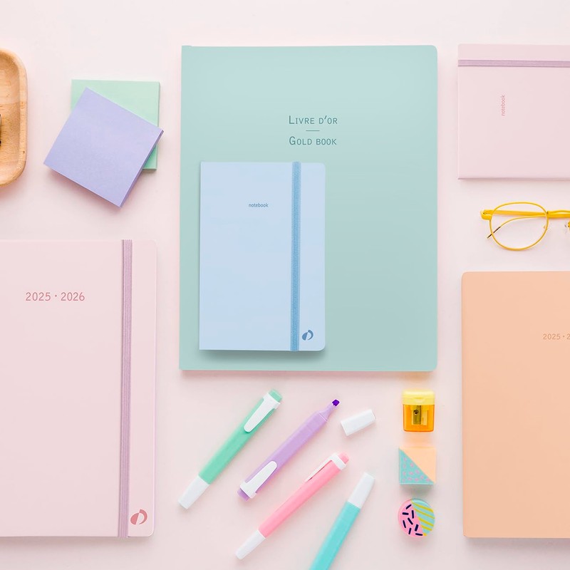 PlanWeek Pastel Blue 2025: Desk Format Calendar