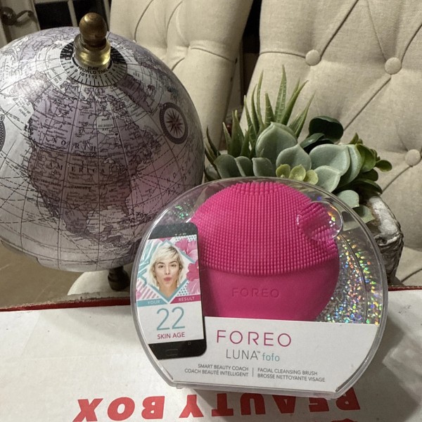 FOREO Luna Fofo Smart Facial Cleansing Brush - Silicone Pink