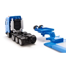 Siku # 1847 Heavy Haulage Transporter with Flat-Bed Trailer