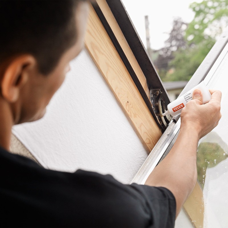 VELUX Original ZZZ 220 Maintenance Kit for Skylight Roof Windows