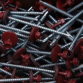 4.8 x 80 mm Roofing Screws, Hex Head Self-Drilling Multicoloured (RAL3009 Oxide Red) Roofing Screws with EPDM Sealing Washer, Rustproof Galvanised, Sheet Metal Roofing Screws for Outdoor Use, Pack of