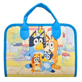 Bluey On-The-Go Felt Scene Set – Reusable Activity Scenes with Felt Playboard, 95 Characters & Props – Portable Travel Activity for Toddlers – Creative Play Set for Kids – Suitable for Ages 18 Months+