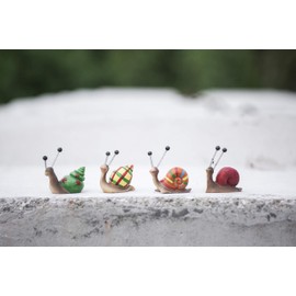 HomeZone Novelty 4 Pcs Snail Figurine Miniature Statues - Orange Colour Cute Resin Animal Figures Crawling Snail Table Ornaments - Indoor and Outdoor Decorative Ornaments for Home or Garden Decor