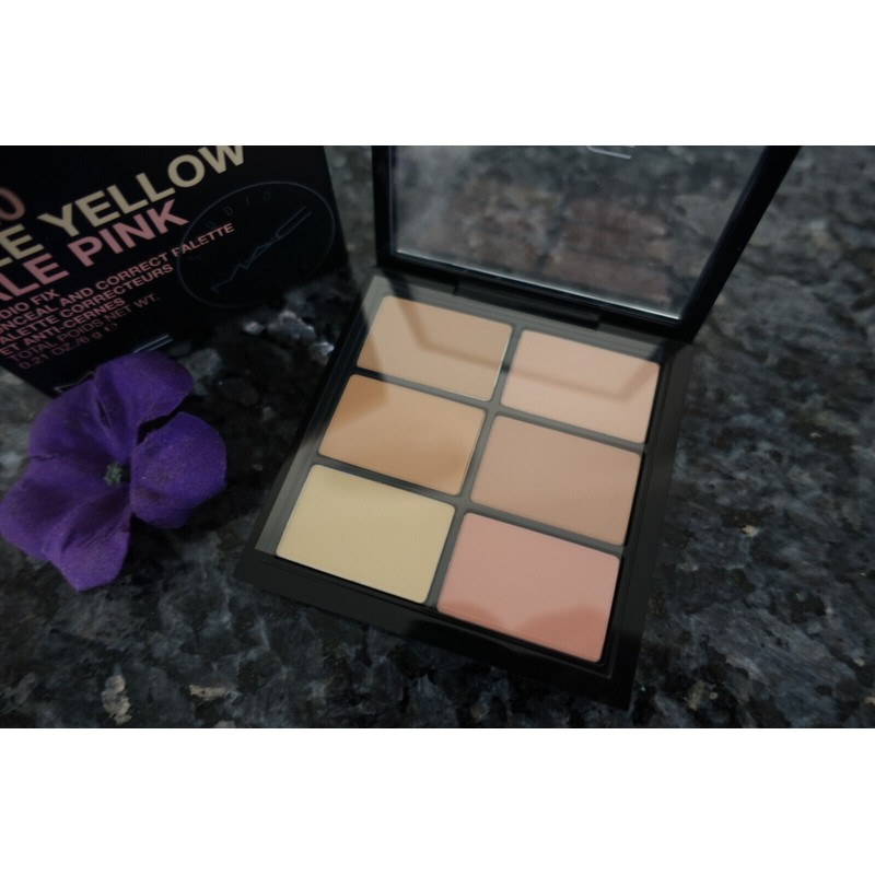 M·A·C MAC studio fix conceal and correct palette in light