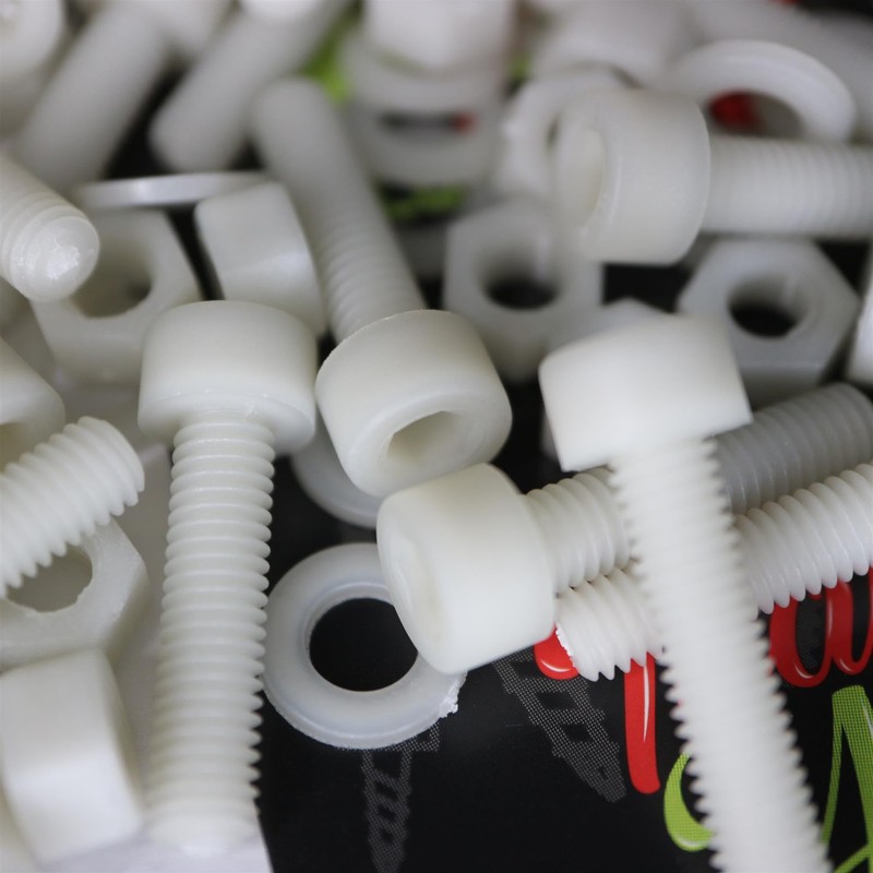 50 x Glass Filled Reinforced, Super Nylon Socket Head, M5