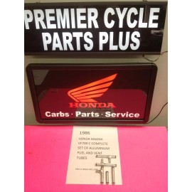 HONDA 1986 HONDA MAGNA VF 700 C COMPLETE SET  CARB CARBURETOR FUEL AND VENT  TUBES