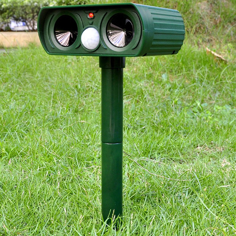 Ultrasonic Solar Animal Repeller Professional High Sensitivity Infrared Long Range