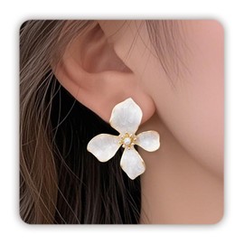 Pealicious Floral Earrings for Women, White Flower Stud Earrings Elegant Flower Hawaiian Earrings as Summer Vacation Jewelry, Statement Bohemian Pearl Flower Earings Wedding Beach Accessories