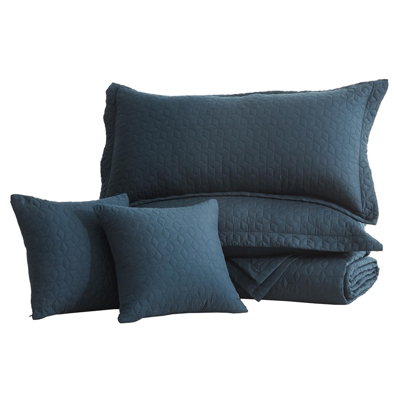 Blythease Oversized King Bedspread 128x120 Extra Wide, Modern & Contemporary
