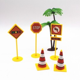 Horror Theme Barricade, Road Sign, Traffic Light Traffic Model Plastic Toy Ornaments Decorative Traffic Light 50ea