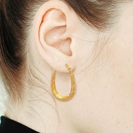 Dwen Silver Plated Oval Silk Hoop Earrings for Women, Hollow, Vintage Gift (golden)