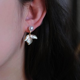 Cimenexe Bohemian Pearl Enamel Leaf Dangle Earrings White Enamel Flower Drop Earrings Gold Crystal Pearl Stud Earrings Cz Pearl Flower Petal Earrings Jewelry for Women