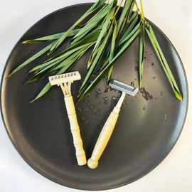 "Bamboo Reusable Razor Set for Men & Women – Includes 5 Razors + 2 Extra Replacement Heads"