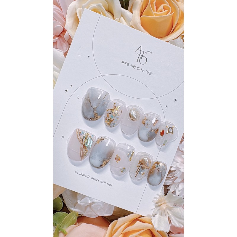 Handmade nails - Dimly - Almond / 수제네일 - 아련하게