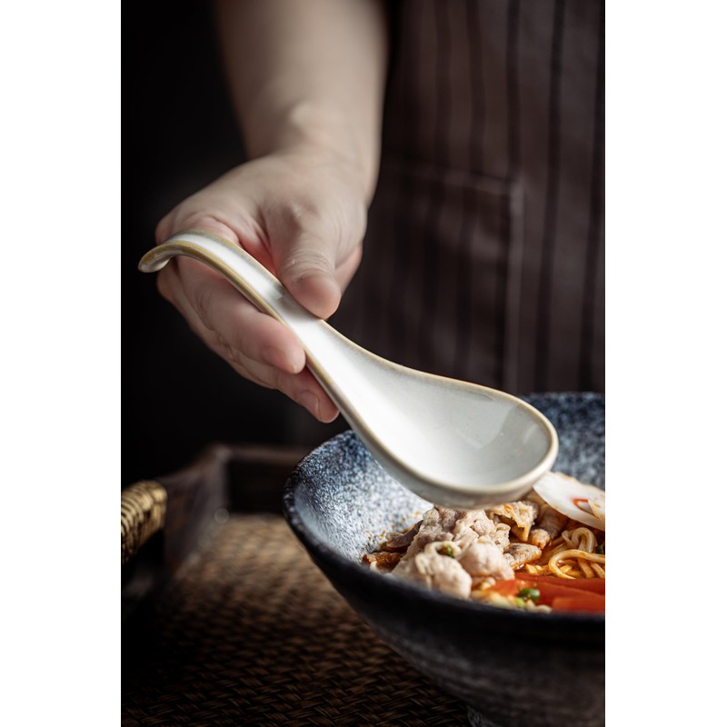 LYEOBOH Asian Soup Spoons, 6.5 inch Ceramic Soup Spoon Set