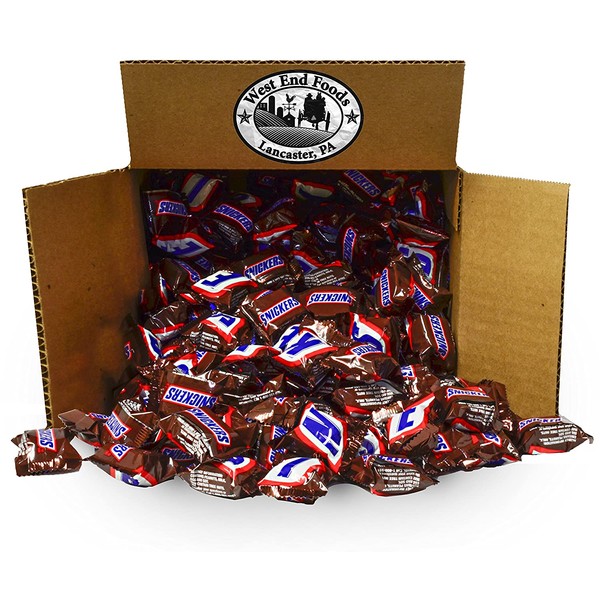 Snickers Classic Chocolate Candy Bars (5 lbs) Bulk Minis, Snacks for Party, Buffet, Pinata, Easter Baskets, Halloween, Valentine Day Gift