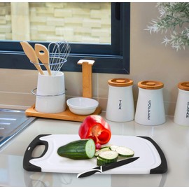 CHEF GRIDS Durable Plastic Cutting Board Set, Chopping Board Thick Plastic, for Vegetable Meat or Cheese with Non-Slip Feet and Handles with Juice Groove | Dishwasher Safe (3 Piece Set, Black)